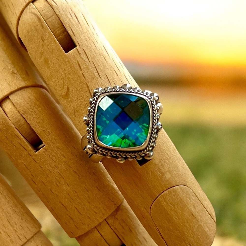 Gorgeous SARDA brand Thai .925 ring with large checkerboard mystic quartz stone